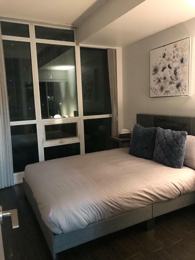 Executive 1 Bedroom Condo Sleeps 2 Toronto Exterior foto